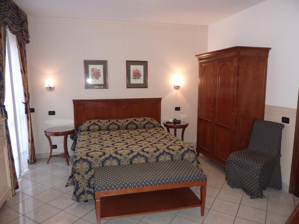 Hotel Belvedere Turin Rum bild